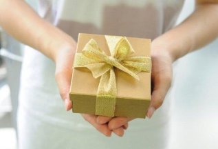 При внесении депозита за покупку абонемента - подарок