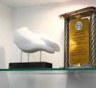 Скульптор Левобережный на улице 70 лет Октября
