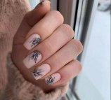 Tut_nail