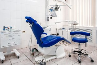Стоматолого-косметологический центр Династия в Металлургическом районе