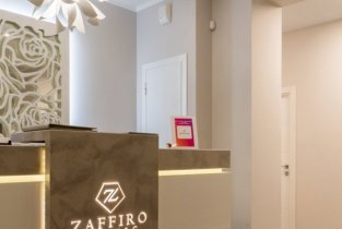 Центр галивации на метро Новослободская
