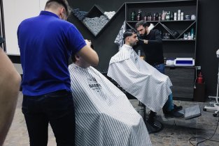Gentlemen`s hall в микрорайоне Надежда, 1