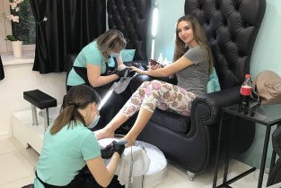 Friends Beauty Club
