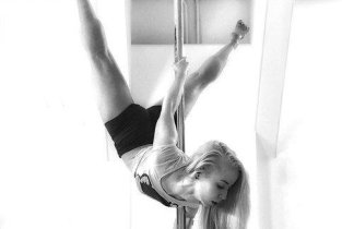 Feelings pole studio