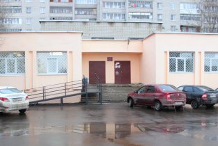 Городская детская больница Детская поликлиника №2 на улице Черепанова в Рыбинске