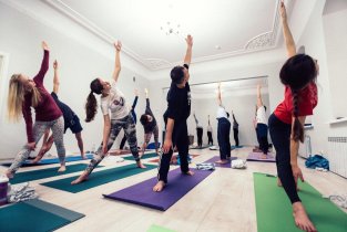 Yoga-Happy