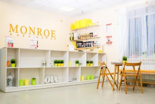 Monroe на Ленинградской улице