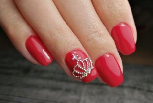 Nail pied