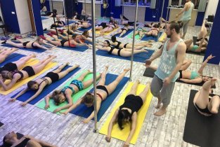 Wave pole dance