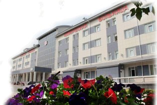 Сургутская окружная клиническая больница на улице Энергетиков, 24