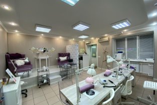 Lak Room