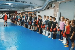 Легионер на улице Шамиля Усманова