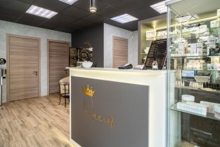Queen Beauty Bar