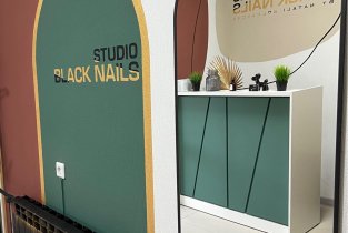 Black nails NK