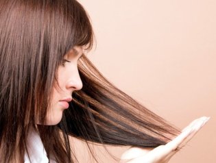 Ученые назвали факторы, влияющие на выпадение волос