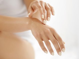 Сухая и потрескавшаяся кожа рук – как защититься от проблемы?