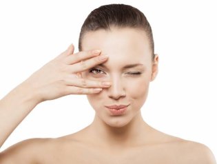5 распространенных проблем области вокруг глаз и способы их коррекции