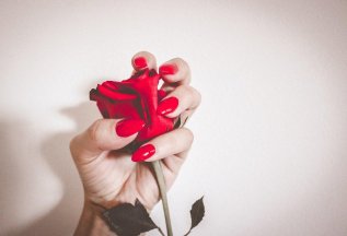 - 10% при записи на маникюр и Ресницы!