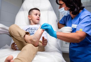 Детям до 14 лет: скидка 50% на консультацию дерматолога