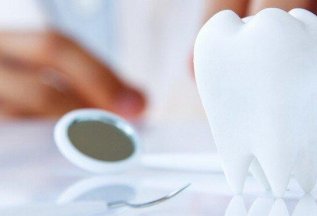 Восстановление зуба пломбой Estelite (Япония)