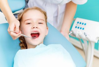 Лечение зубов детям от 2000 руб