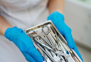Обработка ногтей на ногах + титановая нить на два ногтя