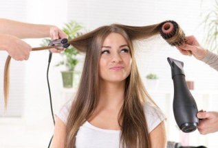 Укладка волос любой длины - 700 рублей
