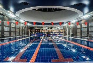 Плати за фитнес с бассейном ежемесячно 3 500 руб.