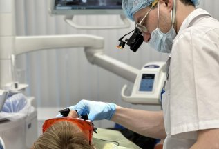Съемные протезы со скидкой за 12900 р. «под ключ»