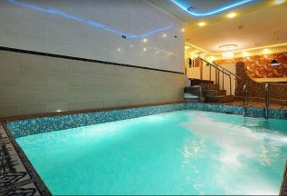 Теплый бассейн , размер 5*4 , глубина 180 см
