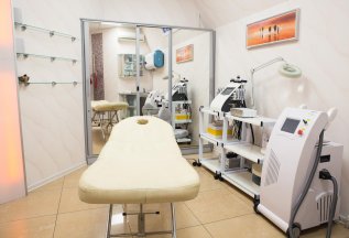 Премиальное ламинирование ресниц + ботокс-2800 руб