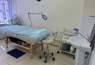 Депиляция воском зоны бикини со скидкой 10%