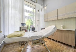 Прокол ушей с серёжками 2500 рублей!