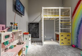 Студия красоты с детской комнатой