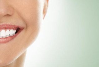 Осмотр терапевта, включая отбеливание зубов Opalescence