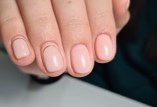 Маникюр с покрытием гель лака 2300