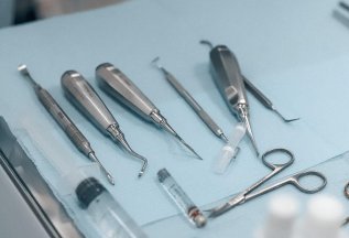 Консультация стоматолога-хирурга бесплатно