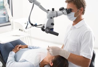 Лечение зубов под микроскопом всего 4500 рублей!