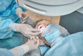 Лазерная коррекция зрения LASIK, ФРК 19 500 ₽ (2 глаза)