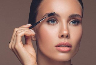 Коррекция бровей 350 рублей