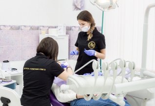 Семейная скидка в клинике Dental Lounge Ester