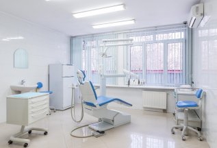 Лечение кариеса от 2 800 руб.