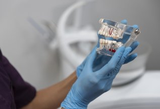 Имплант Osstem и циркониевая коронка всего за 60 000 рублей!