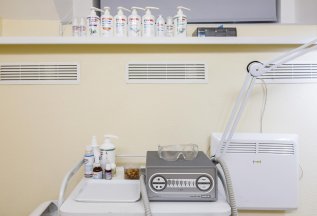 В честь Дня Рождения скидка 500 руб% на педикюр