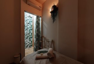Пластический массаж лица 60 мин. 3 500 ₽