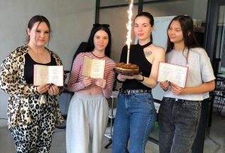 Всем именинникам подарок в День Рождения !