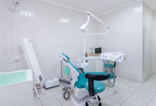 Консультация у стоматолога в подарок