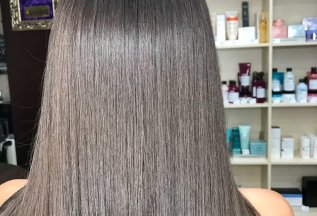 При окрашивание уход от Loreal в подарок