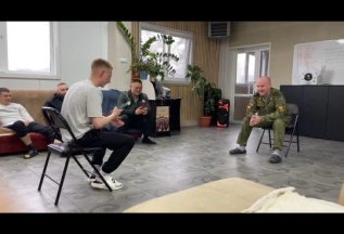 Помогаем справиться с психологическими проблемами участникам