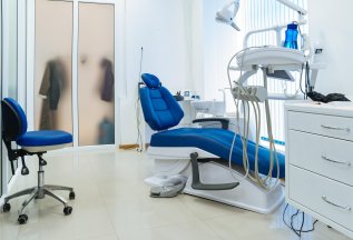 Имплантация под ключ 50.000 (коронка входит в стоимость)